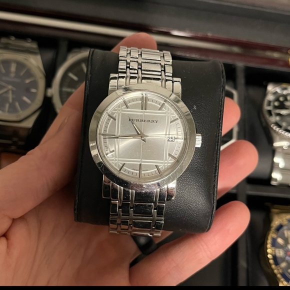 BURBERRY WATCH..AUTHENTIC - Picture 1 of 2